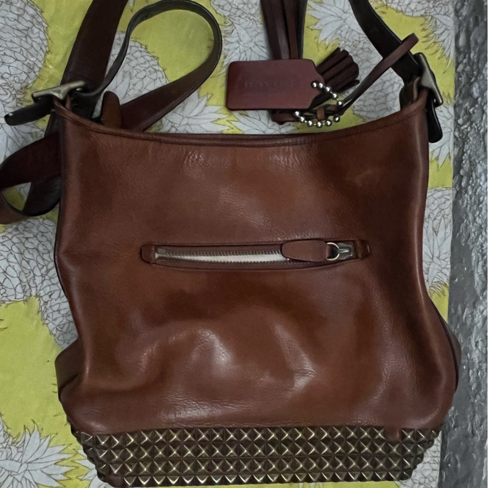 Gorgeous Leather Coach Bag - Picture 3 of 4